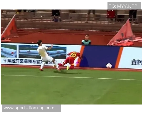 中甲广西赛区因观众互掷水杯事件遭中足联通报批评引发关注