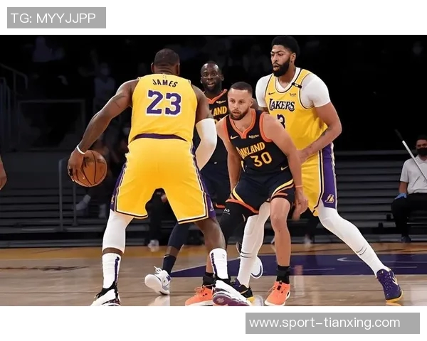 库里分享团队进攻秘诀强调保护球权以创造高质量投篮机会 库里分享团队进攻秘诀强调保护球权以创造高质量投篮机会