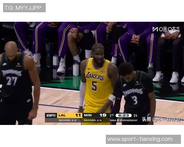 兰德尔表现平平全场10投仅4中贡献16分5篮板1助攻次节状态低迷未能得分