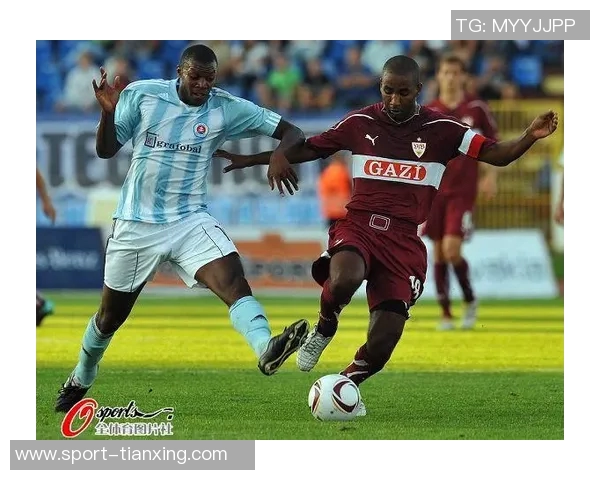 赛场竞争激烈阿门与阿尔瓦拉多冲突后握手言和展现体育精神